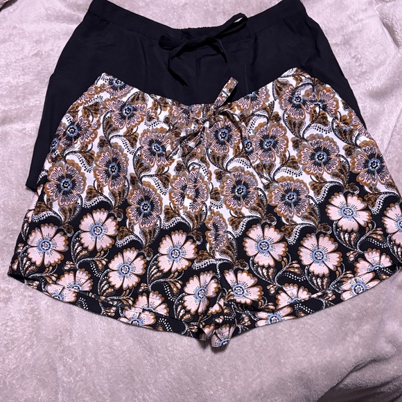 Rachel Zoe Black & Brown Multi Floral Tie Waist Shorts.. NWOT.. Sz Small - Picture 1 of 5